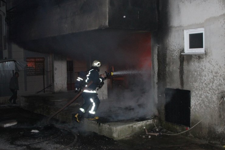 Antalya'da yaşadığı evi ateşe verip ekiplere zorluk çıkartan kişi gözaltına alındı