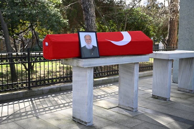 Kaligrafi sanatçısı Etem Çalışkan son yolculuğuna uğurlandı