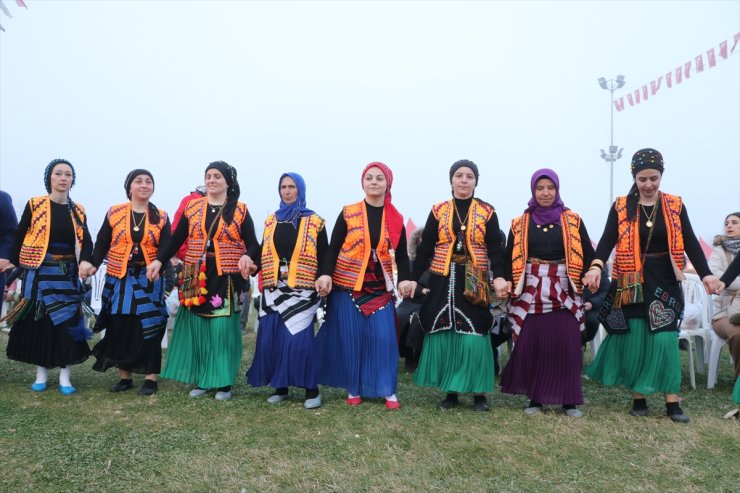 Karadenizli kadınlar yöresel kıyafetleriyle Tekirdağ'da şenliklere renk katıyor