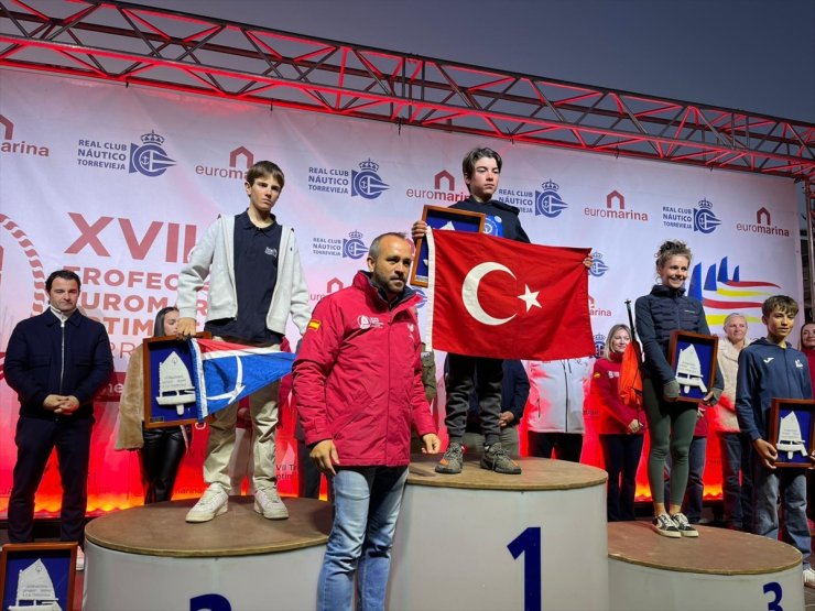 Milli yelkenci Mehmet Erkut Budak, İspanya'da şampiyon oldu