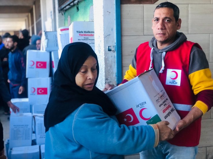 Türk Kızılay, çadır ve barınma malzemelerinden oluşan 57 tırın Gazze'ye giriş yaptığını bildirdi