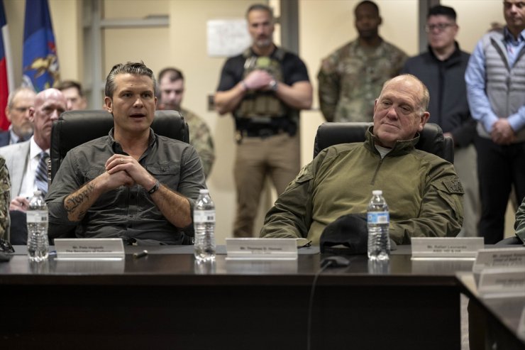 ABD Savunma Bakanı Hegseth, düzensiz göçmen sorununa yönelik çalışmalar kapsamında Texas sınırına gitti