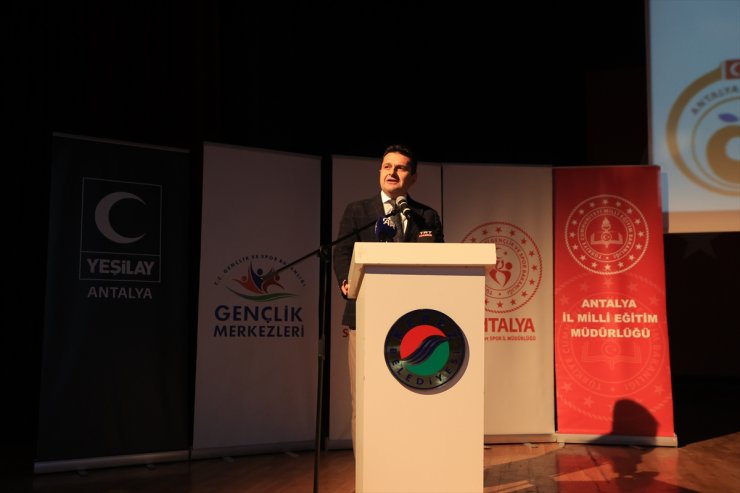 Antalya'da "Olumlu Dijital Alışkanlık Kazanımı Projesi" tanıtıldı