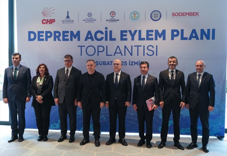 Ege'deki CHP'li belediyeler İzmir'de "Deprem Acil Eylem Planı Toplantısı" yaptı