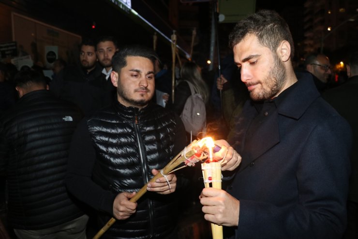 Adana'da 6 Şubat depremlerinde yaşamını yitirenler yürüyüşle anıldı