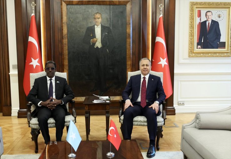 İçişleri Bakanı Yerlikaya, Somali İç Güvenlik Bakanı İsmail ile görüştü