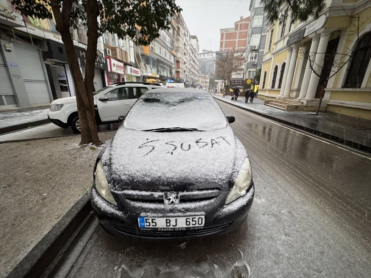 Samsun'da kar yağışı etkili oluyor