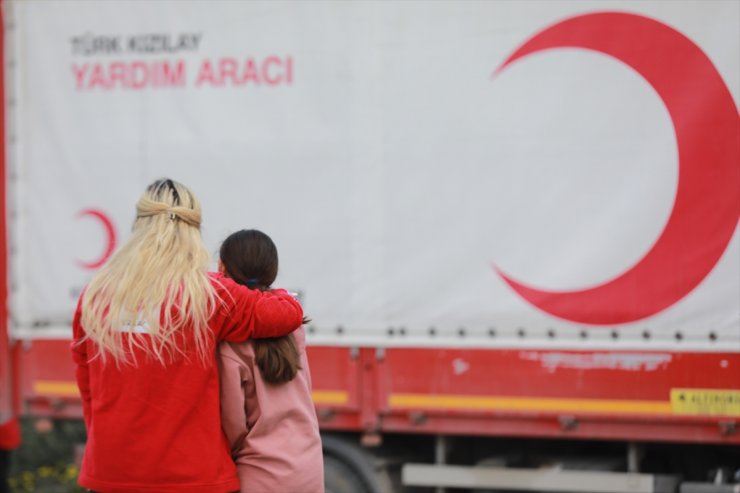 Türk Kızılay, 6 Şubat depremlerinin ardından 548 binden fazla haneye destek oldu