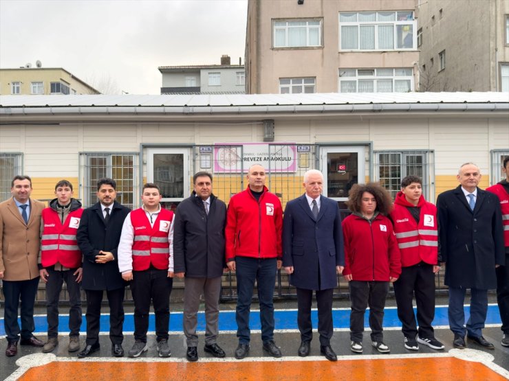 İstanbul'da Kahramanmaraş depremlerinin yıl dönümünde okulda deprem tatbikatı yapıldı