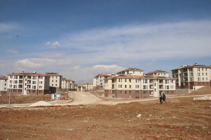 6 ŞUBAT DEPREMLERİNİN İKİNCİ YILI - Malatya'da 26 bin 325 konut ve ticarethane hak sahiplerine teslim edildi