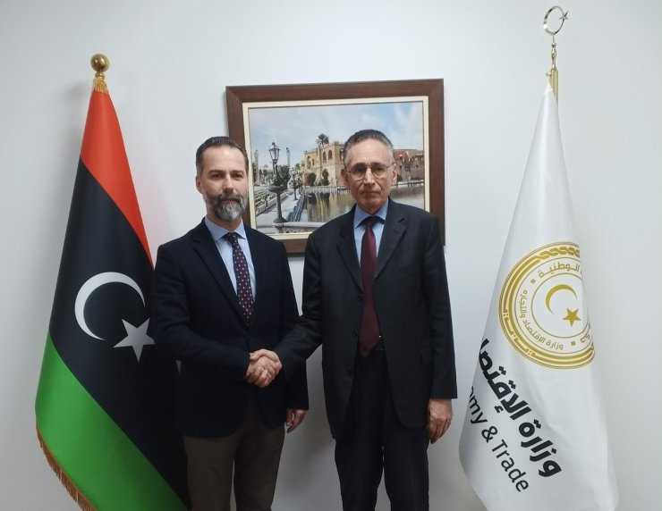Türkiye'nin Trablus Büyükelçisi Begeç, Libyalı bakanlarla ticari işbirliğini görüştü