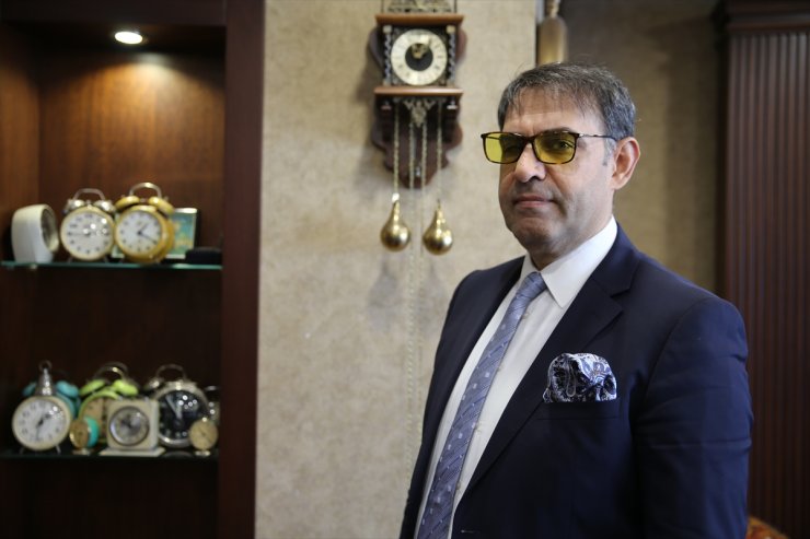 Çocukken kaybettiği saat, Siirtli avukatı antika saat koleksiyonerine dönüştürdü