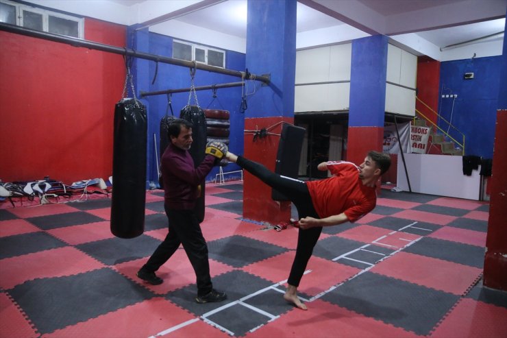 Engelli tekvandocu Samet'in hedefi altın madalya