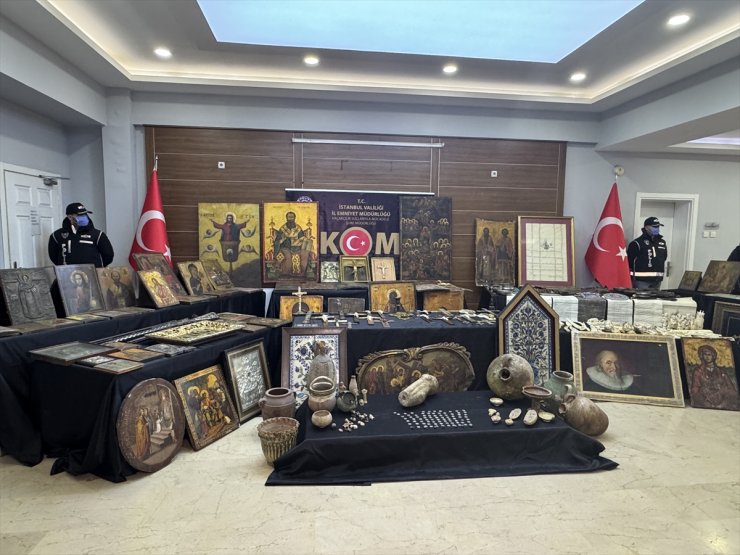 İstanbul'da tarihi eser kaçakçılığı operasyonlarında 6 zanlı gözaltına alındı