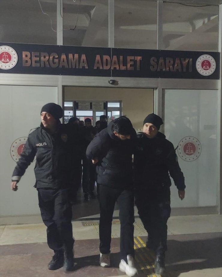 İzmir'deki uyuşturucu operasyonunda 4 şüpheli tutuklandı