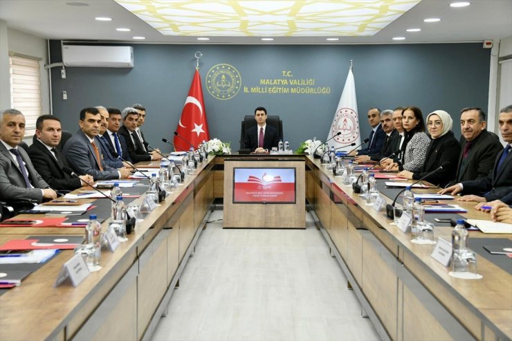 Milli Eğitim Bakan Yardımcısı Macit, depremlerin etkilediği Malatya'yı ziyaret etti