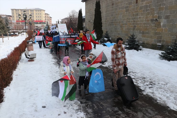 Erzurum'da sağlık çalışanları soğuk havaya rağmen Gazze için yürüdü