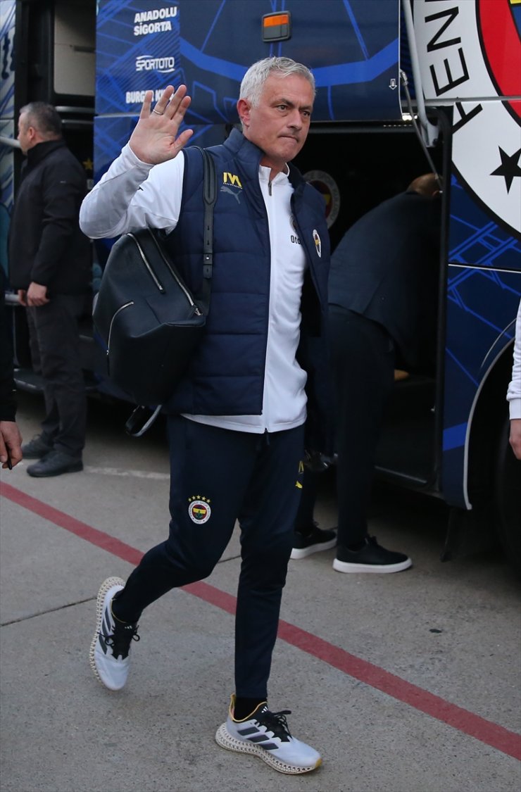 Fenerbahçe kafilesi, Alanya'ya geldi