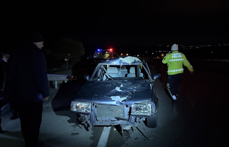 Sinop’ta aracın çarptığı yaya ile araçtaki 2 kişi yaralandı