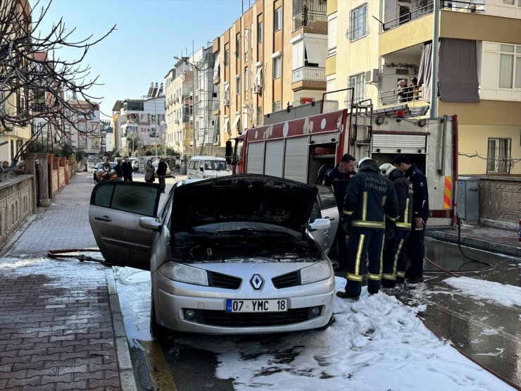 Antalya'da oto tamircisinin test sürüşü yaptığı otomobilde yangın çıktı