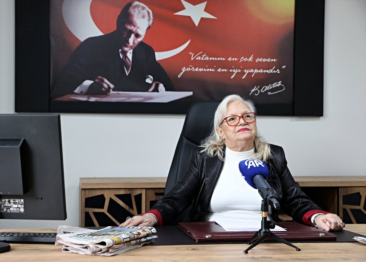 Gençliğinde gazeteci olmak isteyen Aysel teyze hayaline 78 yaşında kavuştu