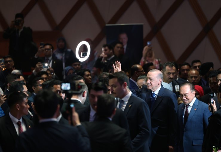 Cumhurbaşkanı Erdoğan, Yeni Yüzyılda Türkiye-Malezya Stratejik İşbirliği toplantısında konuştu: (1)