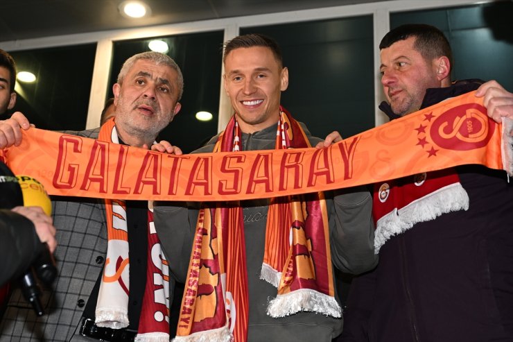 Galatasaray'ın transfer görüşmelerine başladığı Przemyslaw Frankowski, İstanbul'a geldi