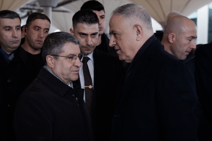 Kara Kuvvetleri Komutanı Orgeneral Bayraktaroğlu'nun annesi son yolculuğuna uğurlandı