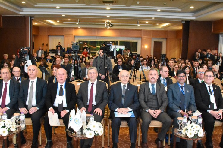 "Sürdürülebilir Gelecek İçin Çevre Eğitimi Kongresi" Antalya'da başladı