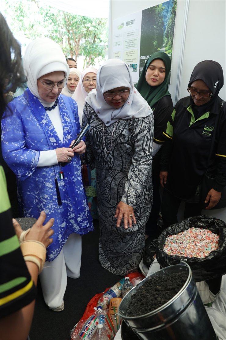 Emine Erdoğan, Kuala Lumpur Perdana Botanik Bahçesi'ni ziyaret etti
