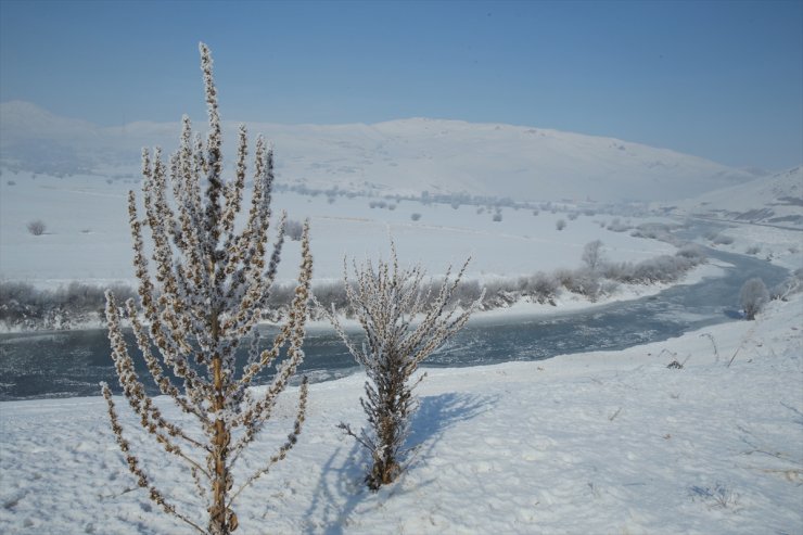 Van ve Hakkari'de soğuk hava etkili oldu