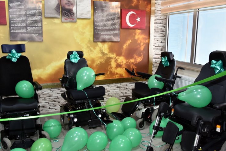 Hollandalı iş insanından Kırıkkale'deki 6 engelliye akülü tekerlekli sandalye hediyesi