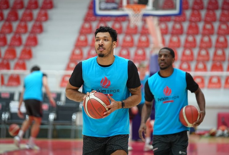 Aliağa Petkimspor, Avrupa'da çeyrek final hedefini bırakmıyor
