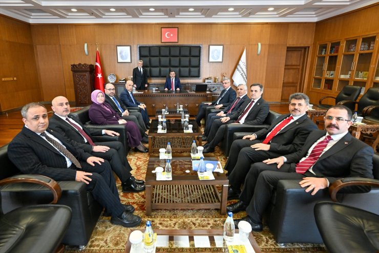 Cumhurbaşkanı Yardımcısı Yılmaz, Kahramanmaraş'ta ziyaretlerde bulundu
