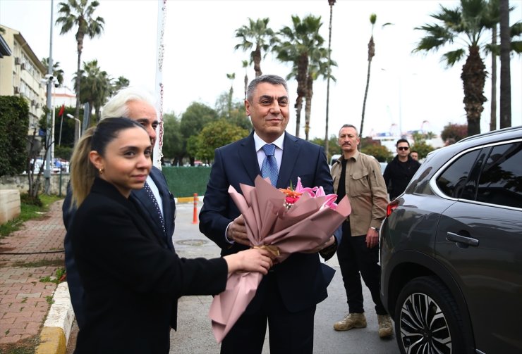 Mersin Valisi Atilla Toros görevine başladı: