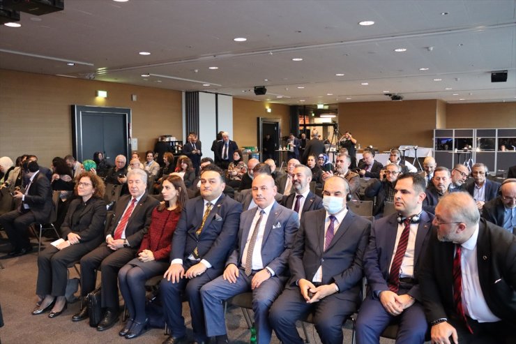 İsviçre'de "Daha Adil Bir Dünya Mümkün" temalı panel düzenlendi