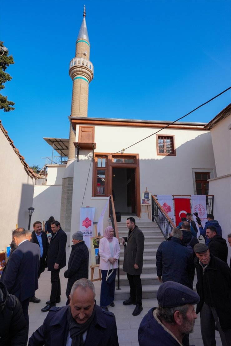 İzmir'deki tarihi cami restorasyonun ardından ibadete açıldı