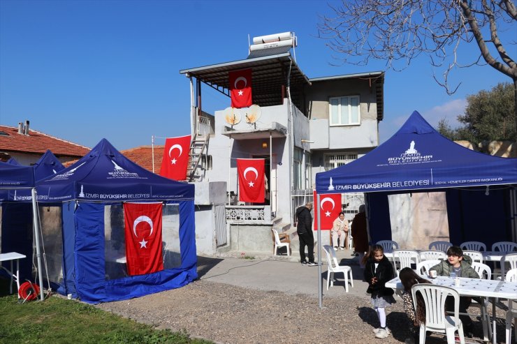 Şehit Uzman Çavuş Osman Oktay'ın İzmir'deki ailesine acı haber verildi