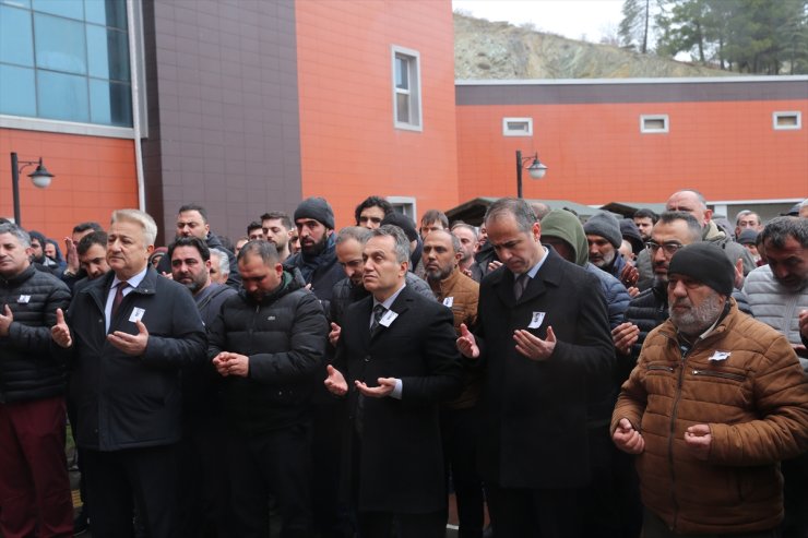 Tokat'ta kalp krizi sonucu ölen doktor için çalıştığı hastanede tören düzenlendi