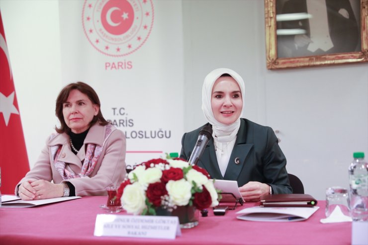 Aile ve Sosyal Hizmetler Bakanı Göktaş, Fransa'daki Türk vatandaşlarıyla buluştu: