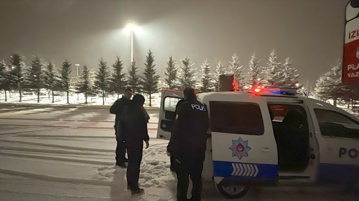GÜNCELLEME - Antalya-Astana seferini yapan uçak yolcuların kavgası nedeniyle Erzurum'a iniş yaptı