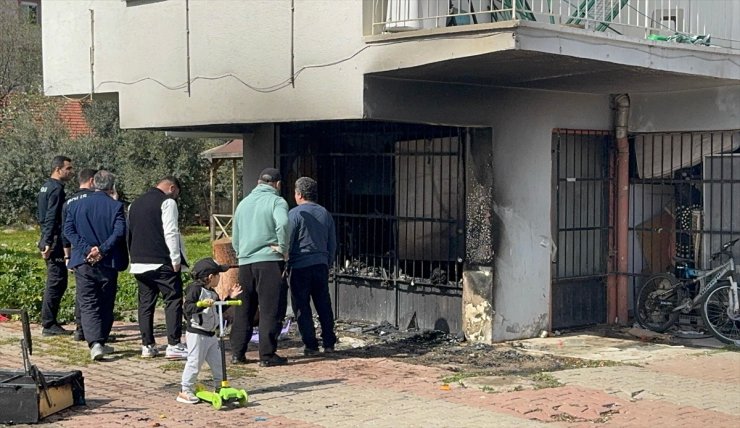 Antalya'da iş yerinde çıkan yangın söndürüldü