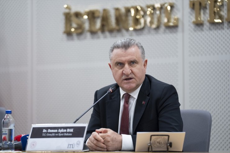 Gençlik ve Spor Bakanı Bak, Kamu Hizmetlerinde Yapay Zeka Kullanımı Stratejileri Toplantısı'nda konuştu: