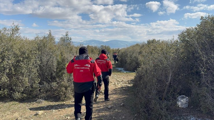 Isparta'da kaybolduktan 3 gün sonra çalılık alanda ölü bulunan çocuğun cenazesi toprağa verildi
