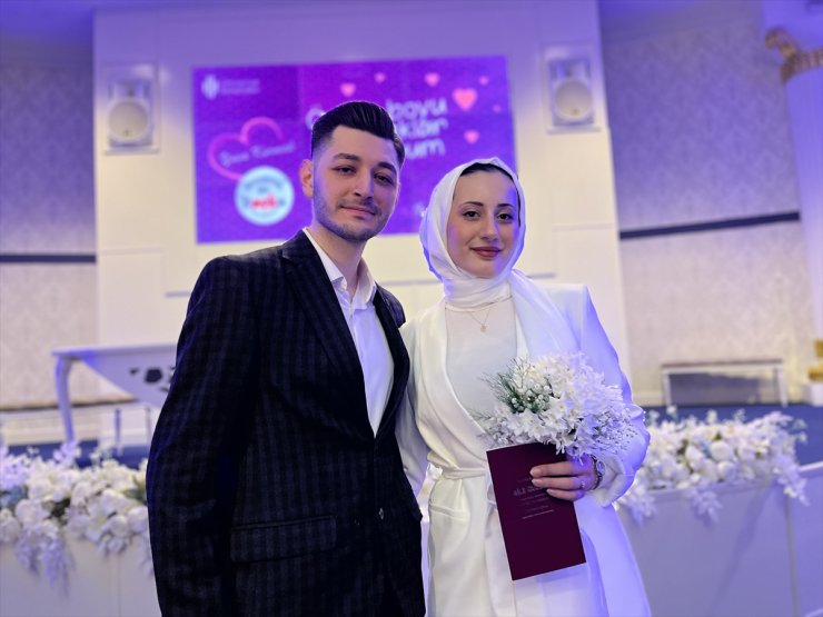 İstanbul'da 407 çift nikah için Sevgililer Günü'nü seçti