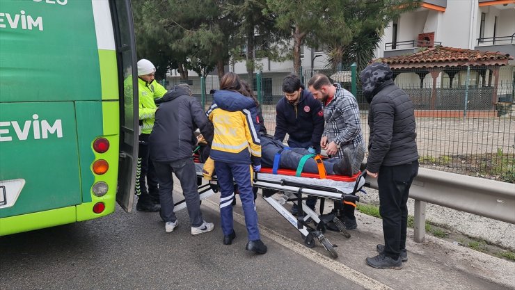 Kocaeli'de sürücüsü direksiyon başında fenalaşan otobüsü durduran yolcu Macak, yaşadıklarını anlattı: