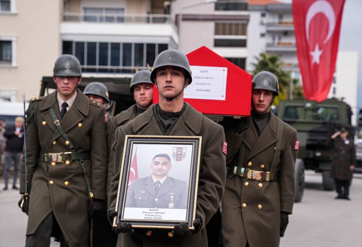 Şehit Uzman Çavuş Oktay, İzmir'de son yolculuğuna uğurlandı