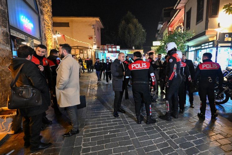 Antalya'da eğlence merkezlerinde kayıt dışı çalışanlara yönelik denetim yapıldı