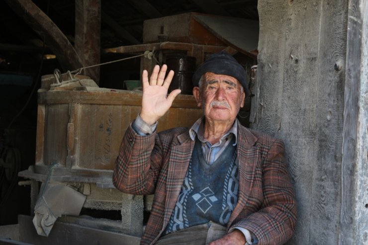 Baba mirası 80 yıllık ekmek teknesinin kapısını her gün açıyor