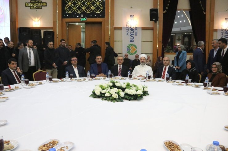 Diyanet İşleri Başkanı Erbaş, Malatya'da 100 çiftin nikah töreninde konuştu: